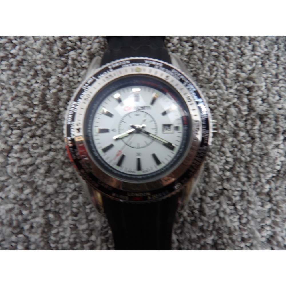 Realm Chronograph World Time Quartz Watch Stainless Steel New Battery
